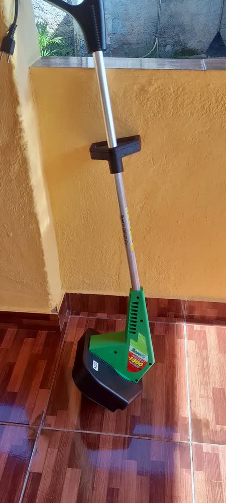 foto de Aparador Grama Rocadeira Eletrica 1800w Trapp Fio Nylon