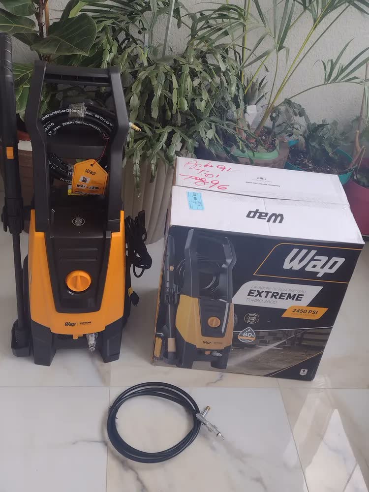 foto de Lavadora de Alta Pressão WAP Extreme Turbo 2800 2450PSI 1900W com Aplicador de Detergente