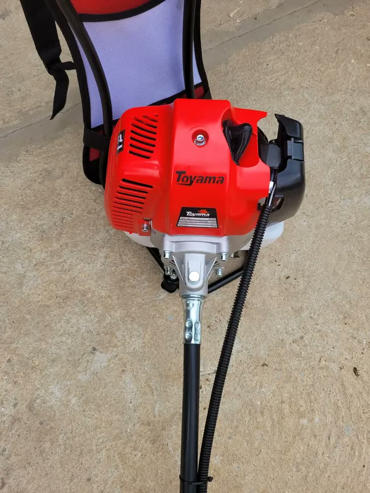 foto de Desmalezadora de Mochila Toyama 42.7cc Motor 2T Eje Recto con Disco y Tanza Modelo TBC43BX