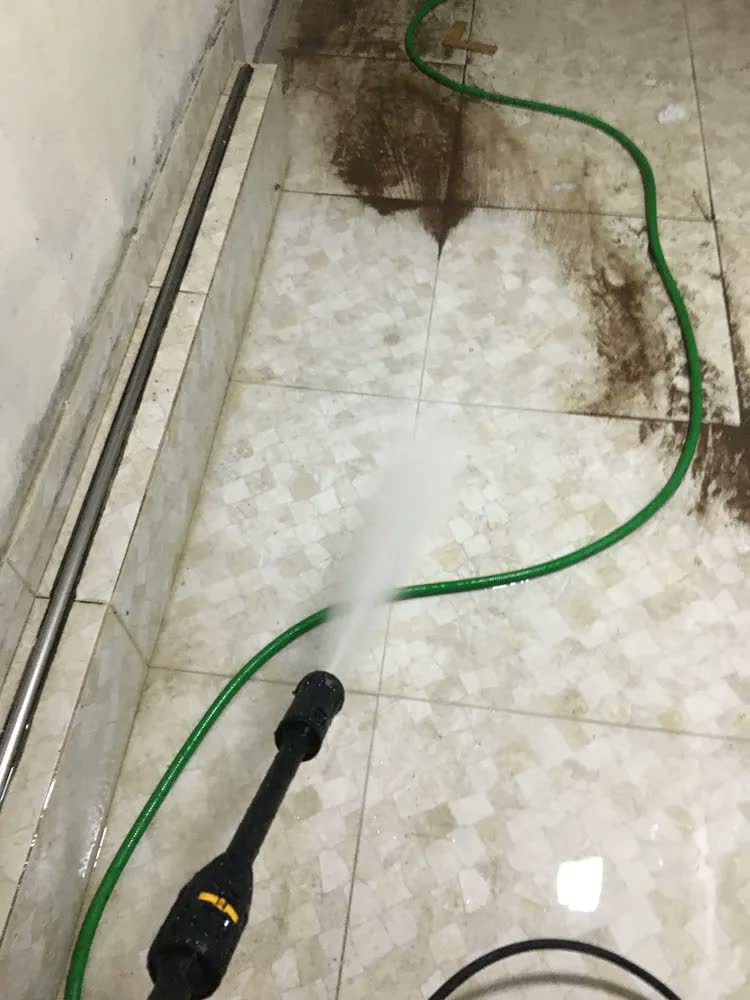 foto de Desobstruidora e Lavadora de Alta Pressão WAP Combate Turbo Ultra 2600 com Motor de Indução