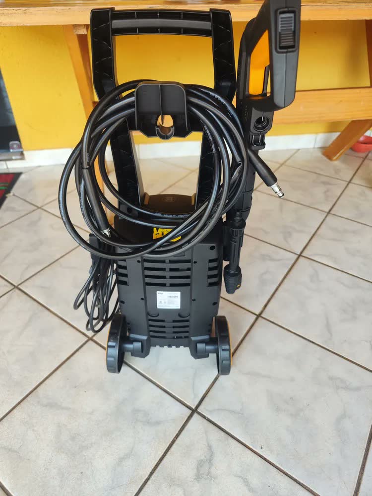 foto de Desobstruidora e Lavadora de Alta Pressão WAP Combate Turbo Ultra 2600 com Motor de Indução