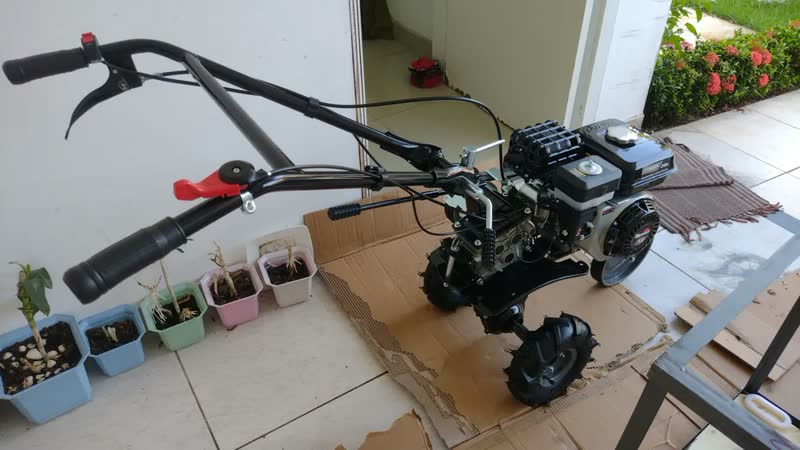 foto de Motocultivador Gasolina Toyama Tt75r-xp Par Manual 212cc 7hp