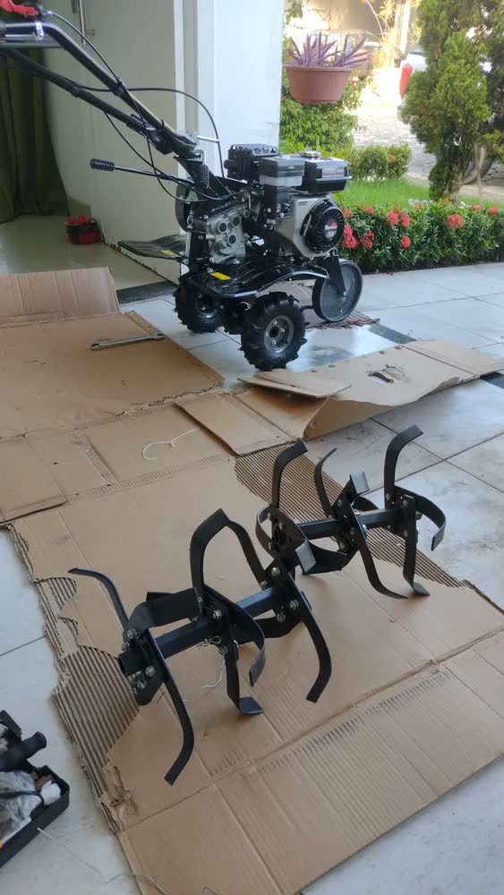 foto de Motocultivador Gasolina Toyama Tt75r-xp Par Manual 212cc 7hp
