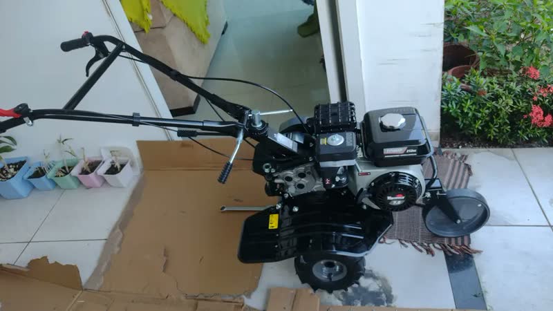 foto de Motocultivador Gasolina Toyama Tt75r-xp Par Manual 212cc 7hp