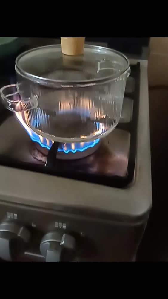 foto de Panela De Vidro Com Tampa Para Cozinhar Lentamente