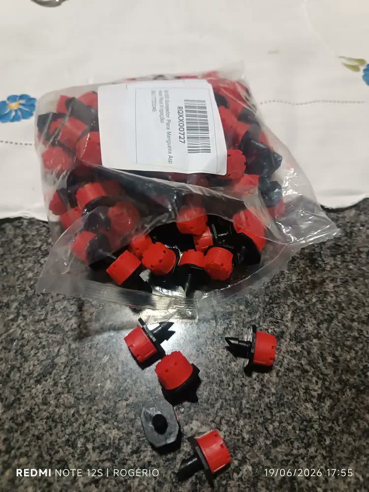 foto de Kit 100 Gotejador Para Mangueira Aspersor Para Irrigação
