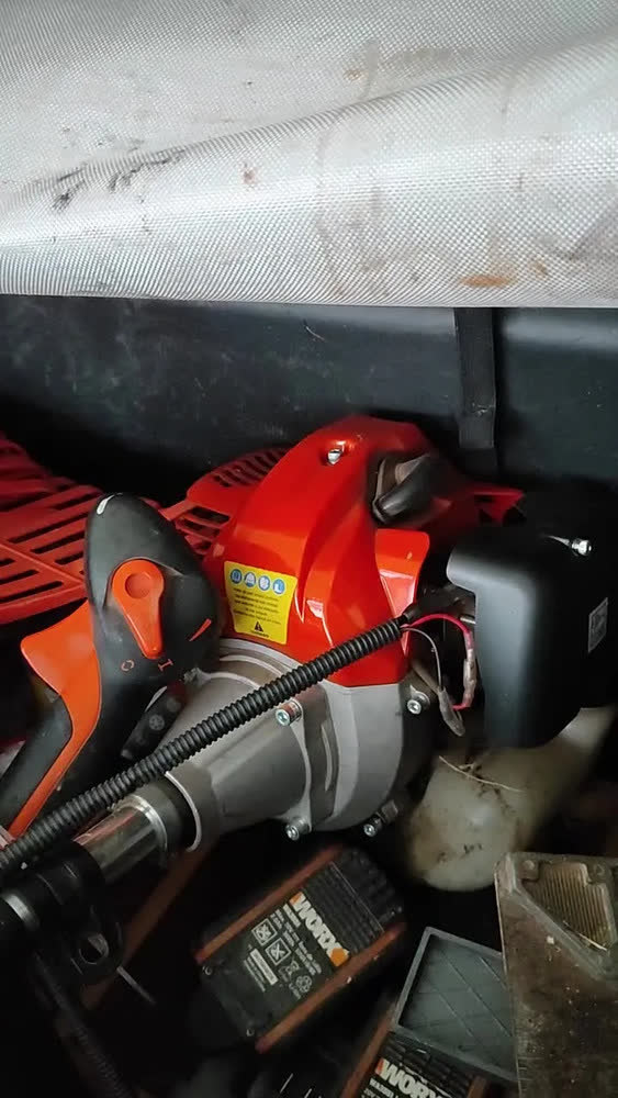foto de Roçadeira A Gasolina Bipartida 43cc Grhb430 Terra