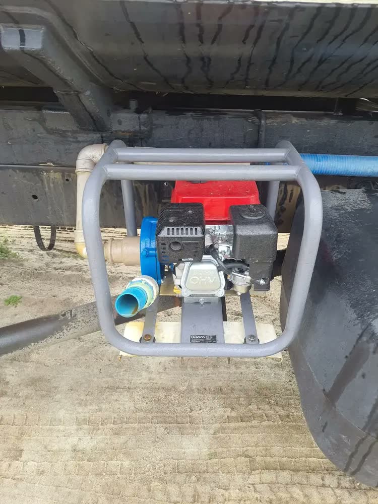 foto de Motobomba Branco a Gasolina Manual Centrífuga B4T-716