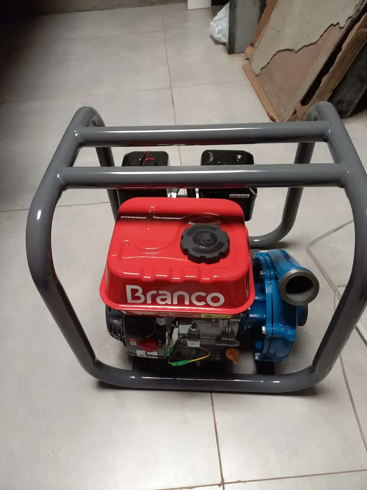 foto de Motobomba Branco a Gasolina Manual Centrífuga B4T-716