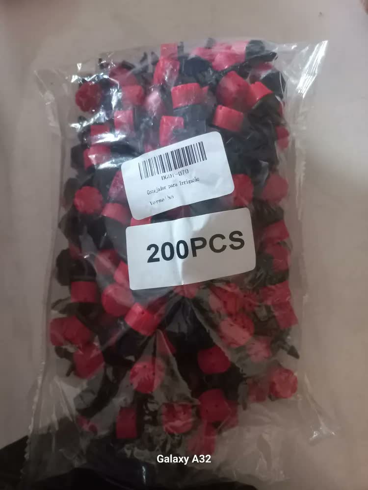 foto de Kit 300 Bicos Gotejador P/ Mangueira Aspersor Para Irrigação