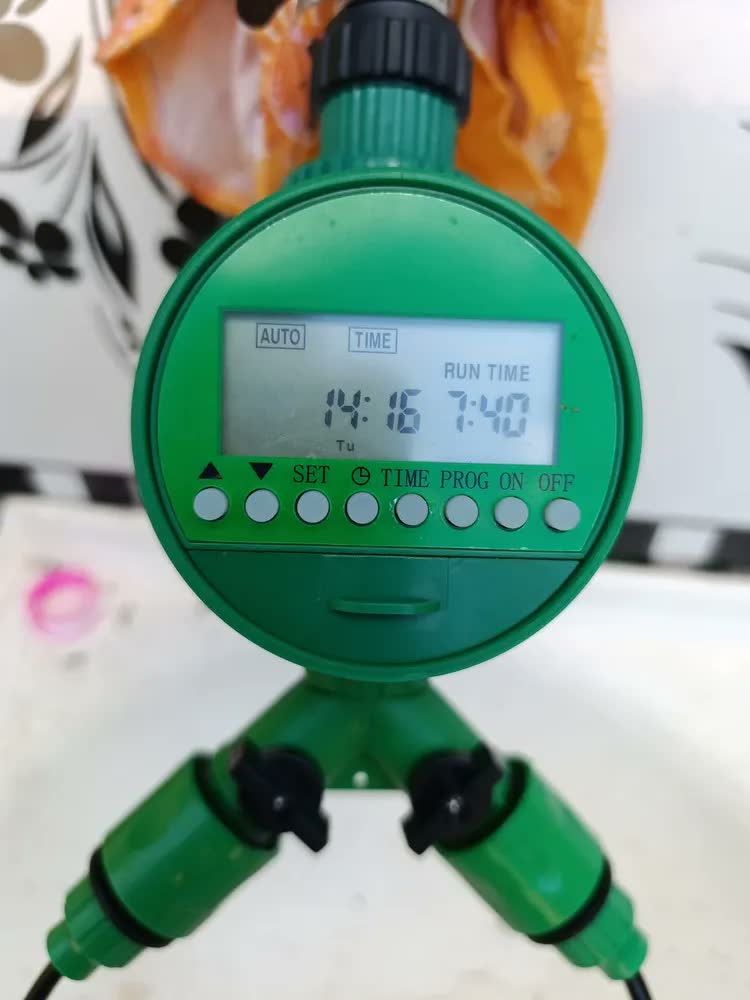 foto de Irrigador Com Temporização Para Torneiras De 3/4 E 1/2