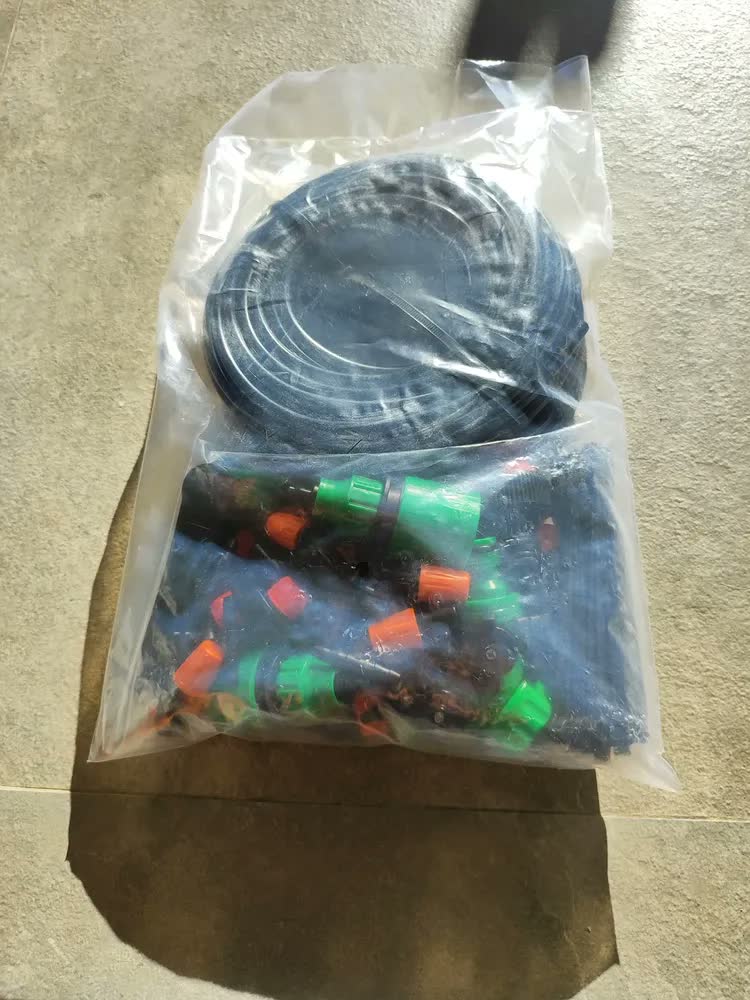 foto de Kit Irrigação Completo Gotejamento Nebulizador 112pçs 20m