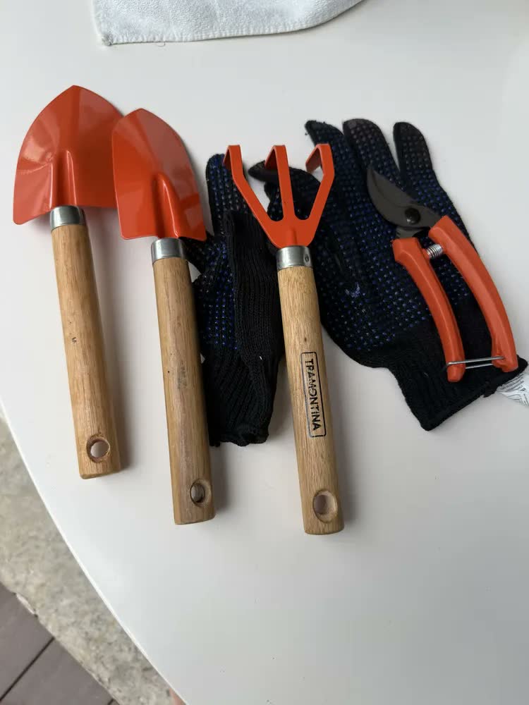 foto de Kit Para Jardinagem 4 Peças Tramontina + Luvas