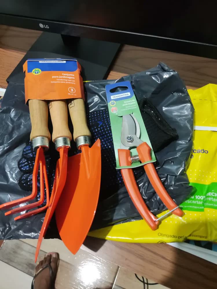 foto de Kit Para Jardinagem 4 Peças Tramontina + Luvas
