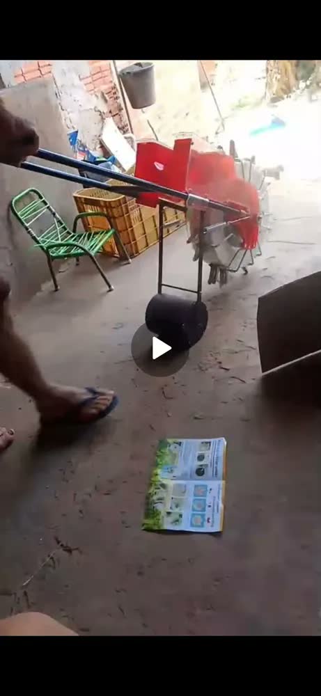 foto de Plantadeira Adubadeira De Empurrar Manual Motocultivador