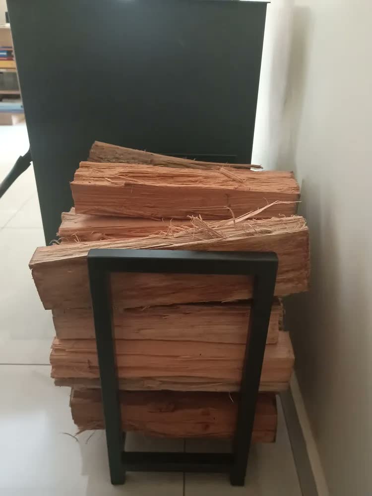 foto de Porta Lenha Lareira Fogão Moderno Estilo Industrial Rustico