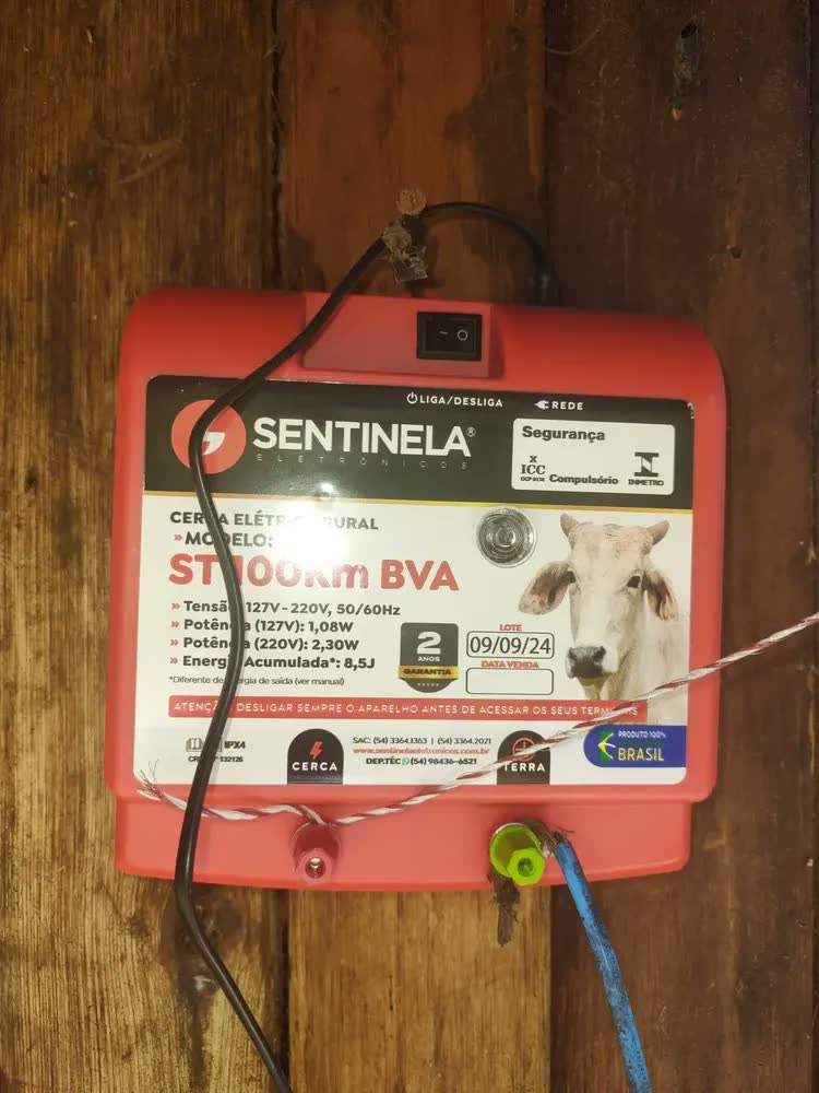 foto de Eletrificador de Cerca Elétrica Rural Sentinela ST 100Km Bivolt 16.000m