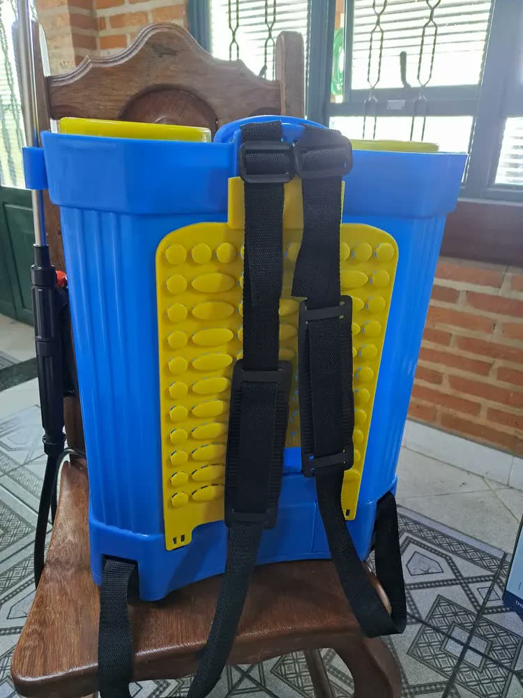 foto de Pulverizador Costal a Bateria Elétrico Automatico 20 litros para Veneno marca Tssaper THY-20l color azul