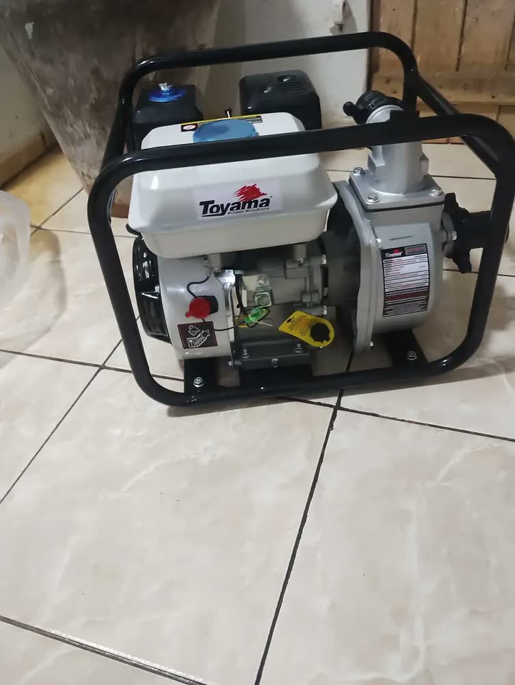 foto de Motobomba Autoescorvante Gasolina Toyama 5.5HP 2 Polegadas TWP50SH