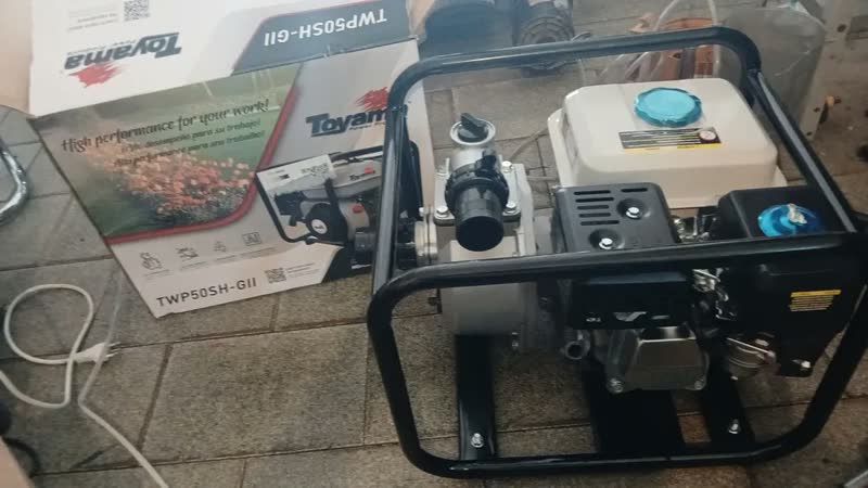 foto de Motobomba Autoescorvante Gasolina Toyama 5.5HP 2 Polegadas TWP50SH