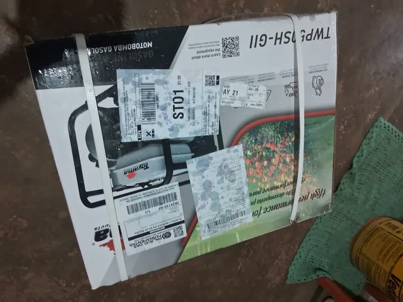 foto de Motobomba Autoescorvante Gasolina Toyama 5.5HP 2 Polegadas TWP50SH