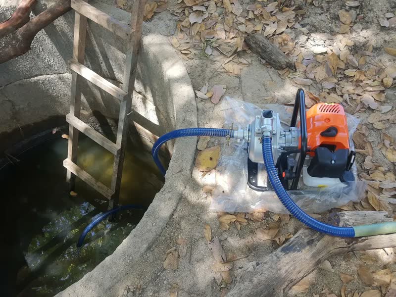 foto de Motobomba Bomba D'agua Gasolina 1pol 52cc 2,5hp 25mca Fak52b