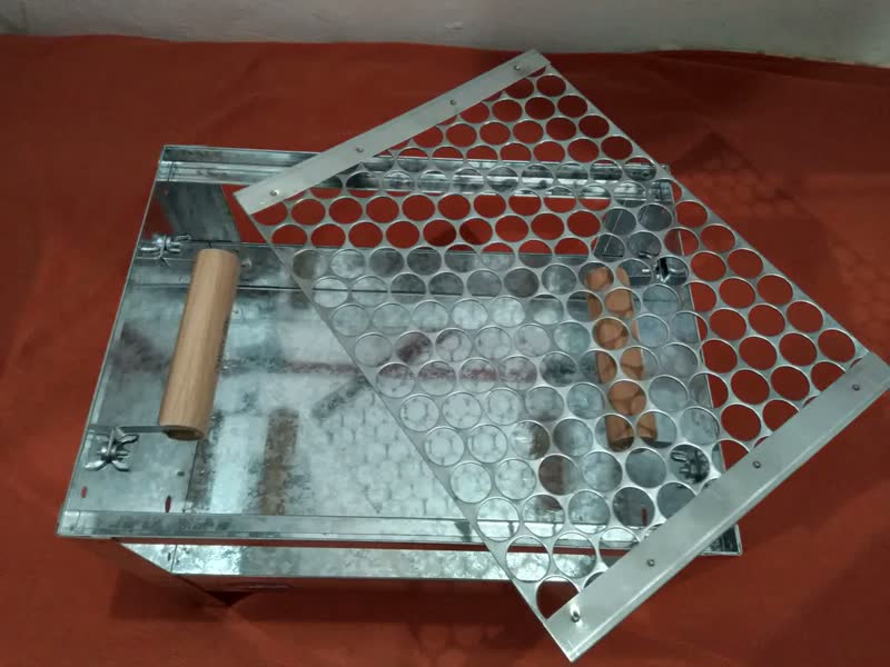 foto de Churrasqueira Móvel Aço Galvanizado Vn Five Utilidades Plus P 33x26 Grelha Aço Galvanizado