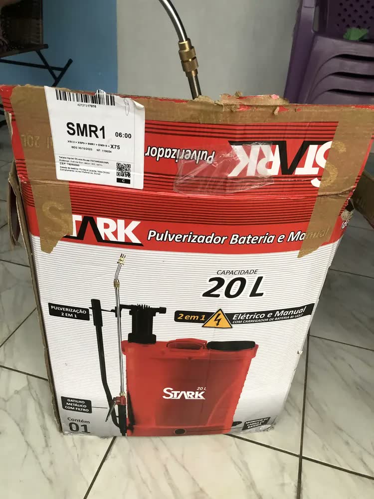 foto de Pulverizador Costal Stark Mochila Manual e Elétrico 20L Vermelho