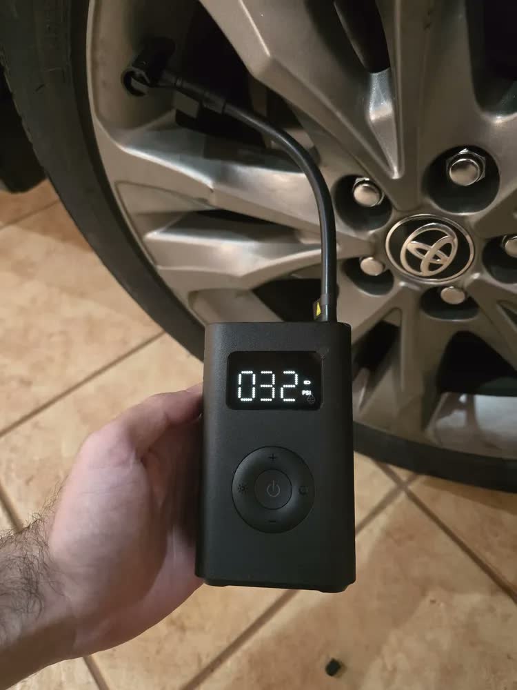 foto de Bomba Ar Portátil Xiaomi Elétrico Mini Compressor Mi Bike Cor Preto Mijia 2 mjcqb06qw