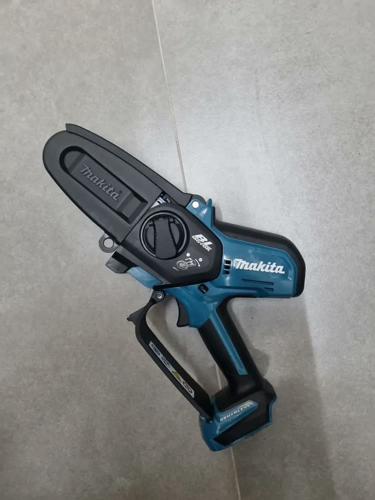 foto de Cortador Galhos Bateria 18v Makita DUC101Z01 Bl Sabre 100mm Cor Azul-turquesa