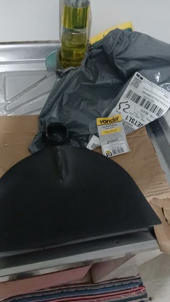foto de Enxada Larga 2,5 Libras Sem Cabo Vonder