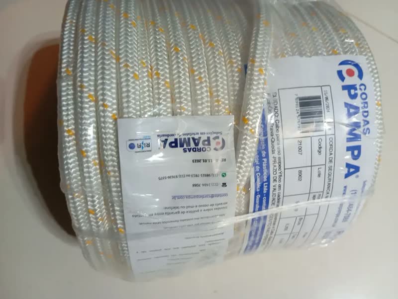 foto de Cordas Pampa NR18 12mm corda rapel poliamida cor branca com fio amarelo 50m