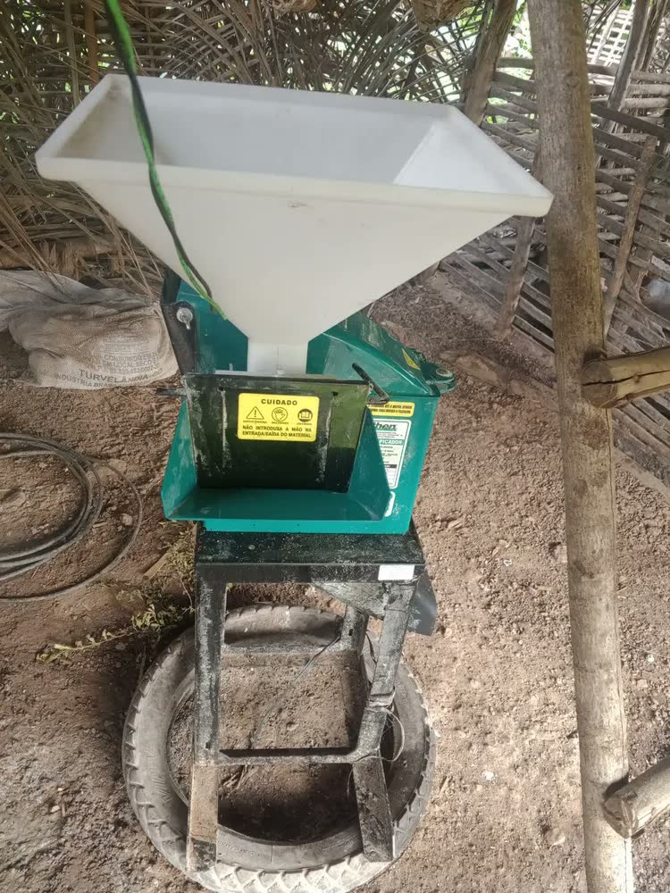 foto de Triturador forrageiro 3hp monofásico GTI3000LD Garthen