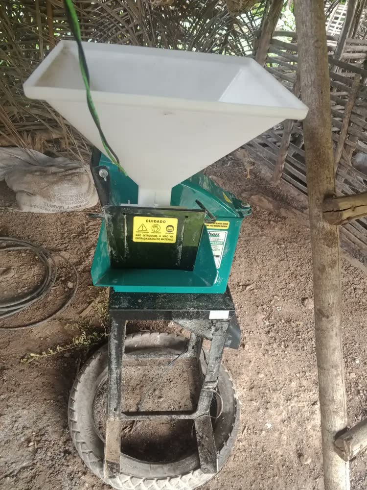 foto de Triturador forrageiro 3hp monofásico GTI3000LD Garthen