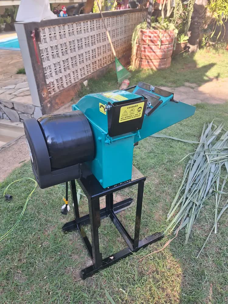 foto de Triturador forrageiro 3hp monofásico GTI3000LD Garthen