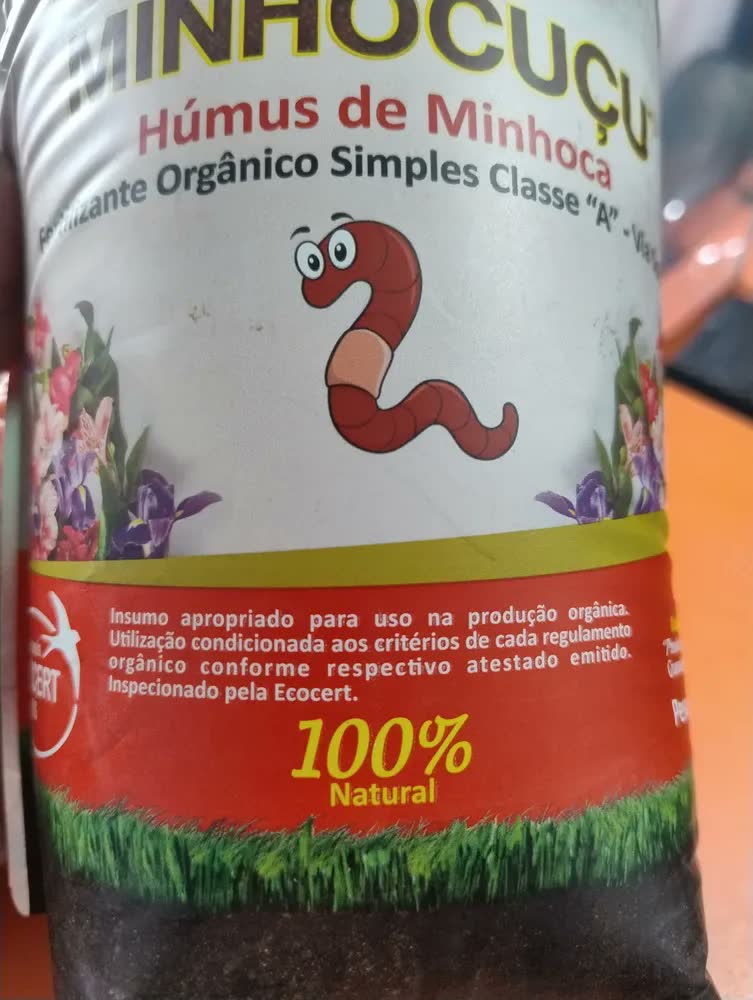 foto de Húmus de Minhoca Ophicina Orgânica Minhocuçu Farelado 1kg para Planta