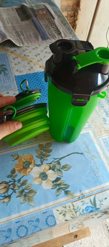 foto de Garrafa Dupla Água E Ração Comedouro Pets Com Pote Retrátil