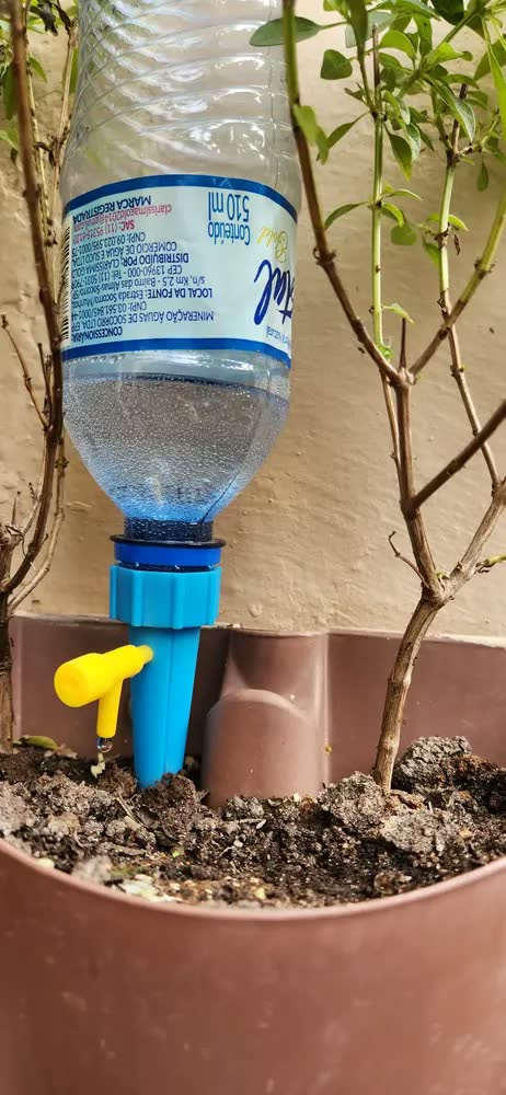 foto de Kit 12 Gotejadores Murdok Irrigador para Garrafa PET Plantas Jardim