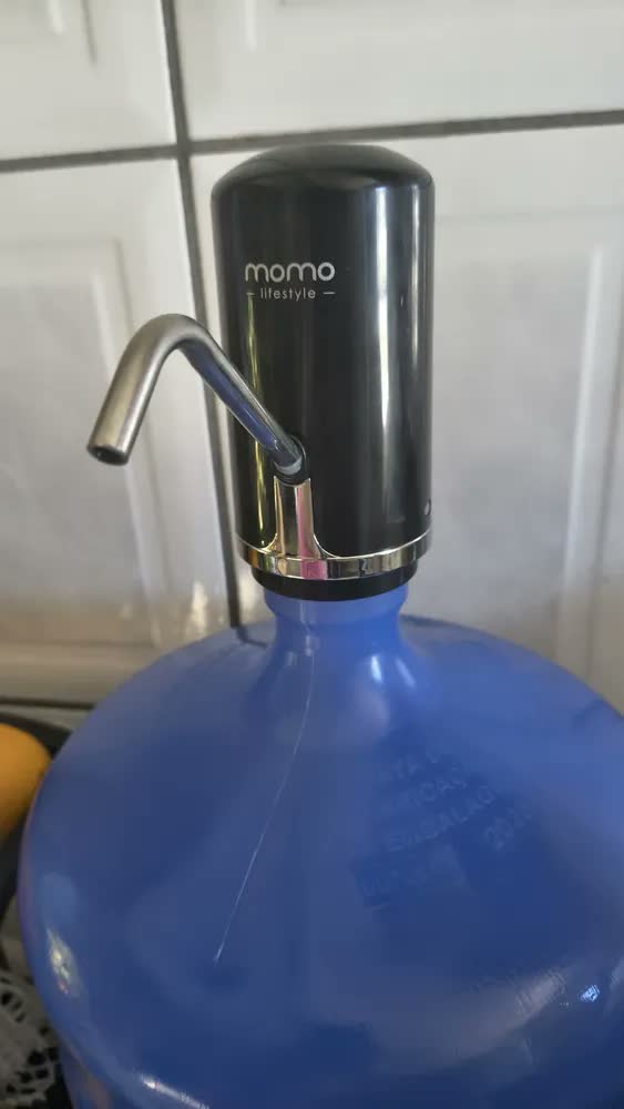 foto de Bebedouro Bomba Elétrica Para Galão De Água Momo Lifestyle Cor Pantera Negra