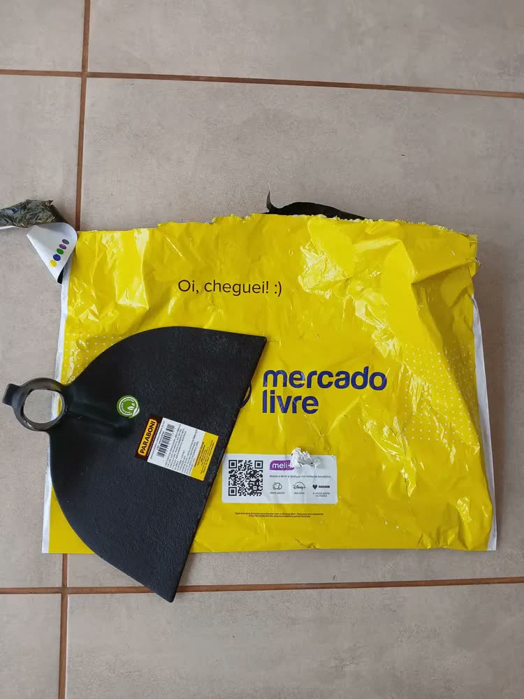 foto de Enxada Larga Goivada 2,50l Caipira 100250 Paraboni Sem Cabo