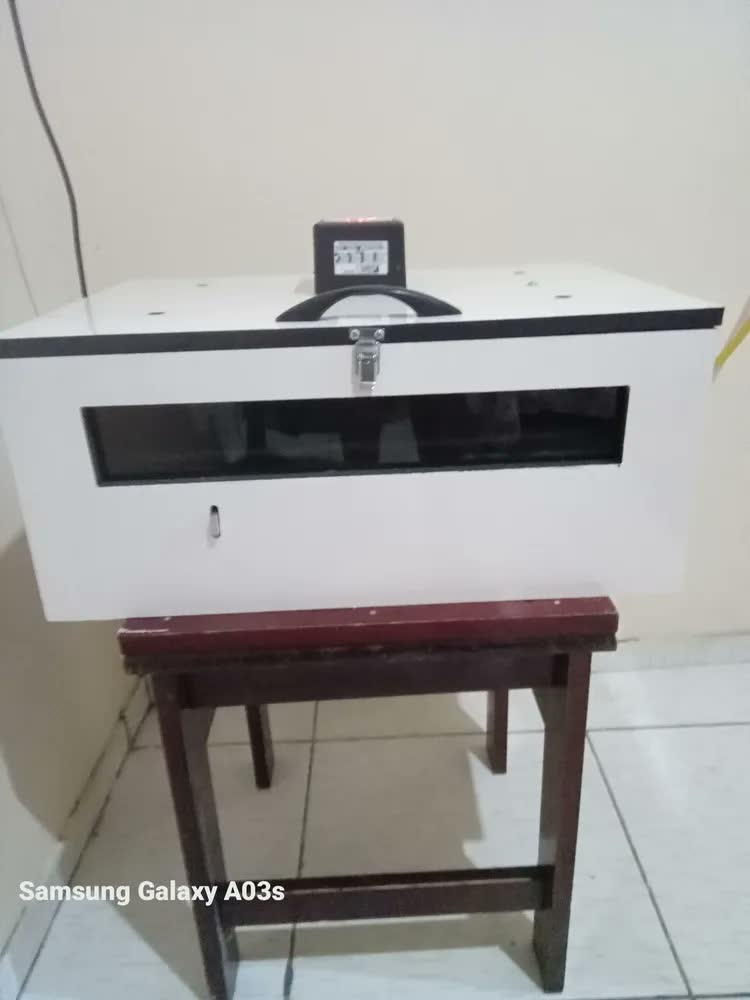 foto de Incubadora para 60 ovos Brood MAIA60 ovos galinha 38m x 55m x 57m 140W branco