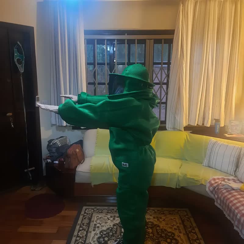 foto de Macacão De Apicultor 100% Antiferroada Ventilado+luva Gratis