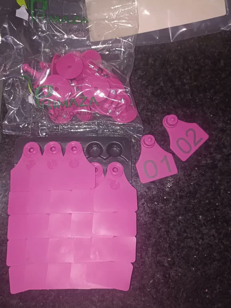 foto de 50 Brincos Médio(4,2x5,0 cm) para Bezerro Suíno Ovinos Numerados 01 A 50
