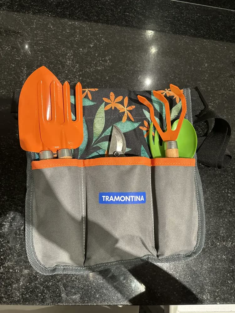 foto de Conjunto Para Jardinagem Cinto Com 8 Peças Tramontina