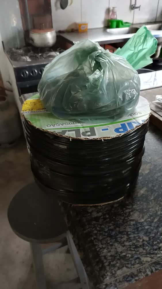 foto de Kit 500m Mangueira De Gotejamento 20 Registros E Chulas