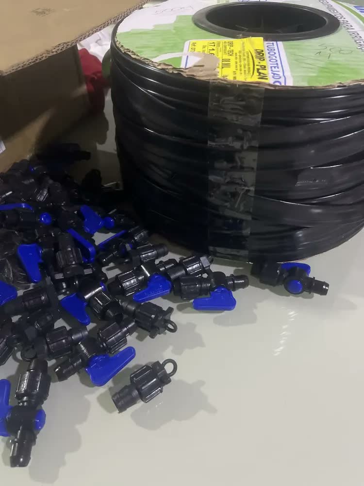 foto de Kit 500m Mangueira De Gotejamento 20 Registros E Chulas