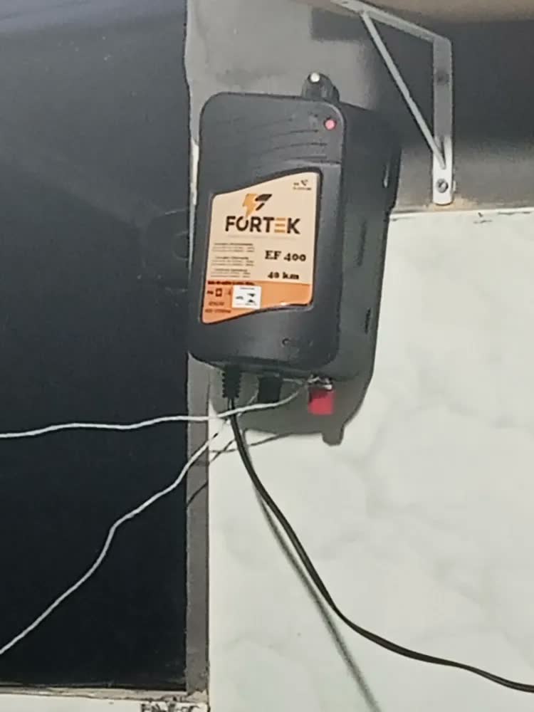 foto de Kit Eletrificador Rural 40 Km Cerca Eletrica Gado Boi 500m Ambientude EF400