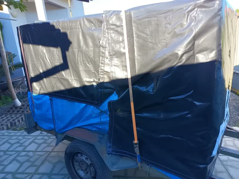 foto de Lona Vinil Carga Pesada 1000 Caminhão 3x4 Preta 4x3