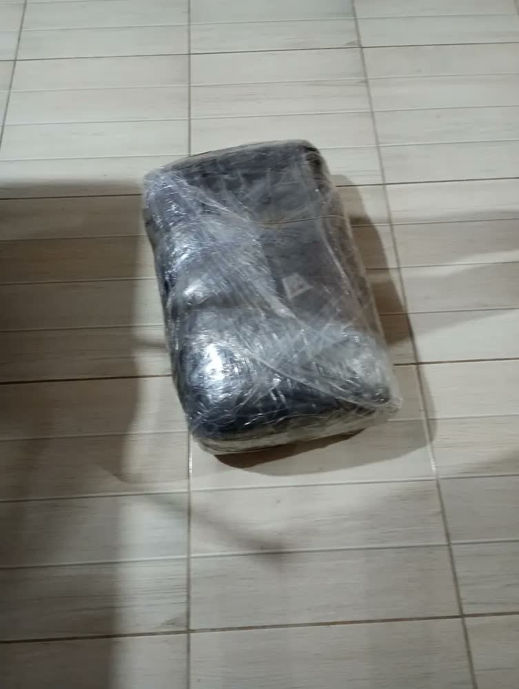 foto de Lona Vinil Carga Pesada 1000 Caminhão 3x4 Preta 4x3