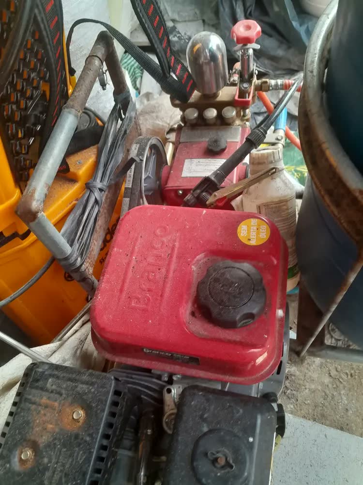 foto de Lavadora Pulverizadora Agrícola Bomba C/ Motor Gasolina 7hp Cor Vermelho Frequência 60hz